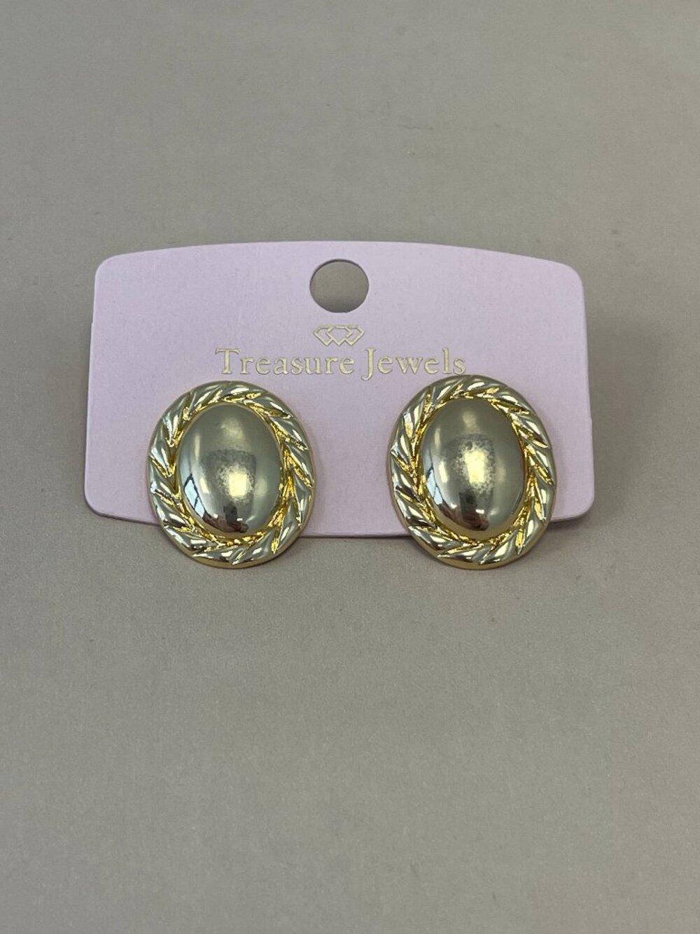 Treasure Jewels Vintage-Inspired Gold Tone Earrings - NWOT